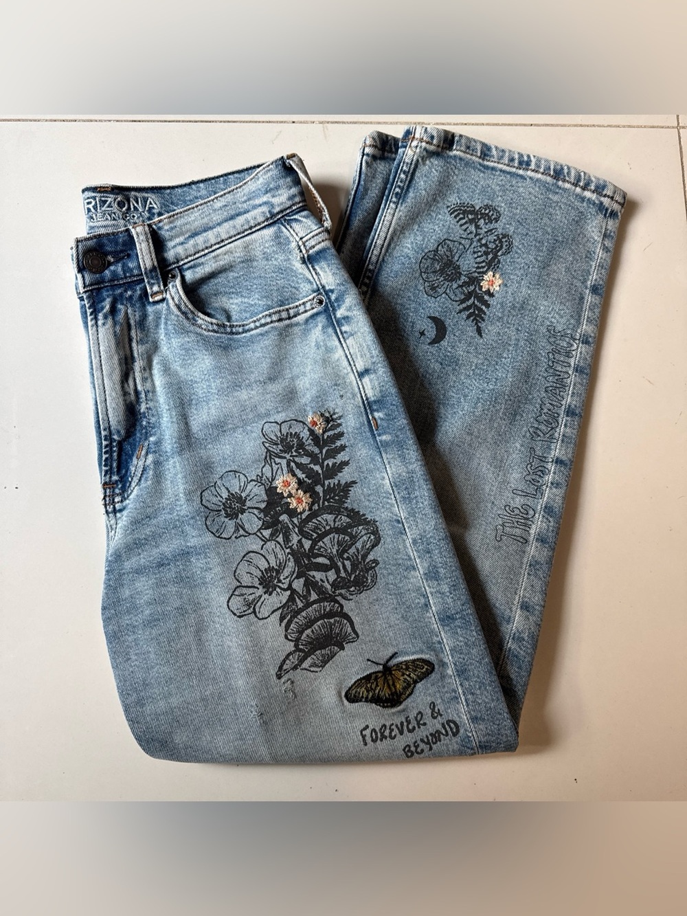 Arizona Jean Company Light Blue Floral & Butterfly Straight Leg Jeans